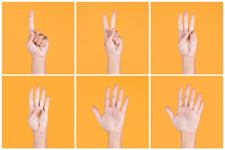 Gratis Foto collage van één tot vijf vingers tellen tekens op gele achtergrond