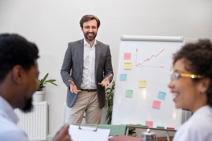 Gratis Foto collega's die samen aan een project werken