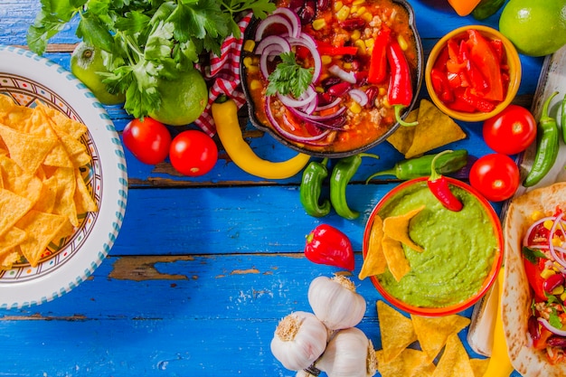 Gratis foto complete mexicaanse food compositie