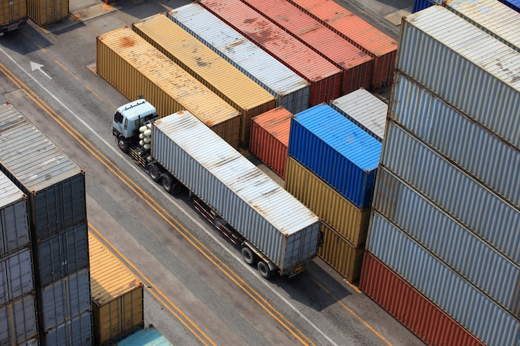 Gratis Foto containerwerking in havenseries