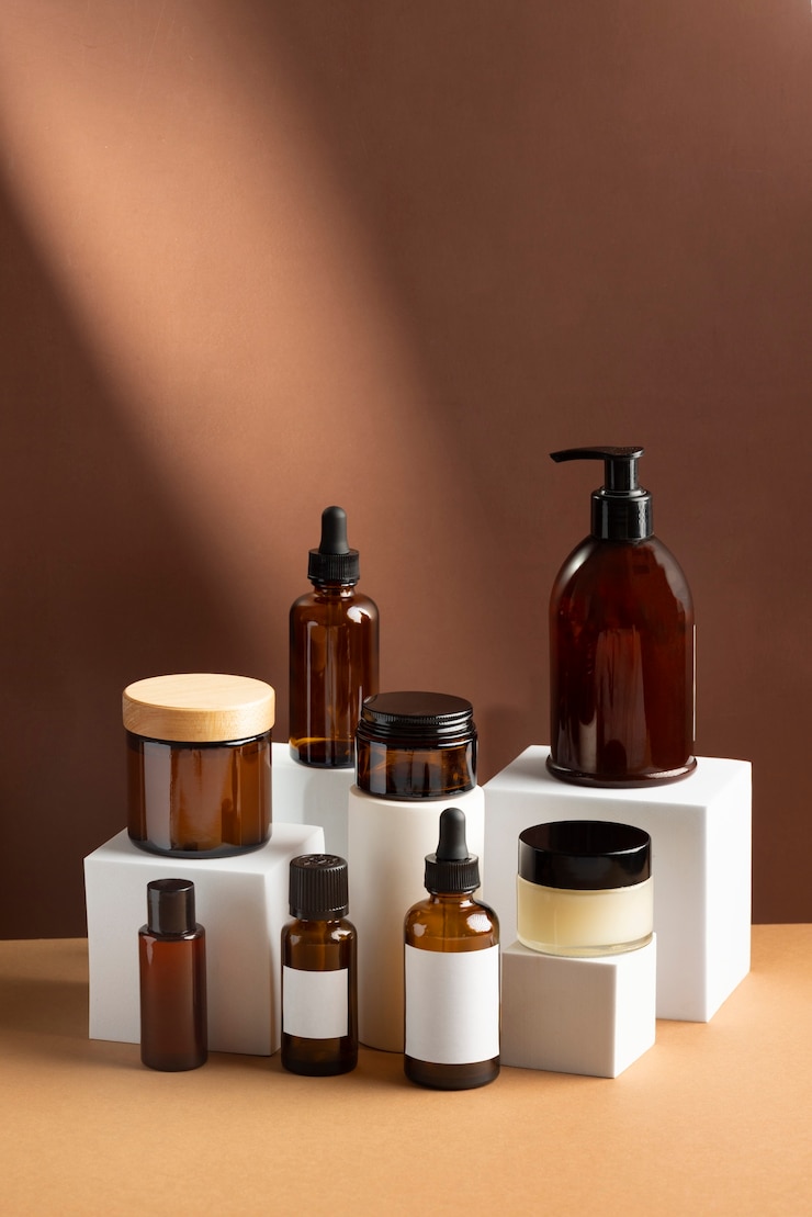 Gratis Foto cosmetische mannelijke schoonheidsproducten met display