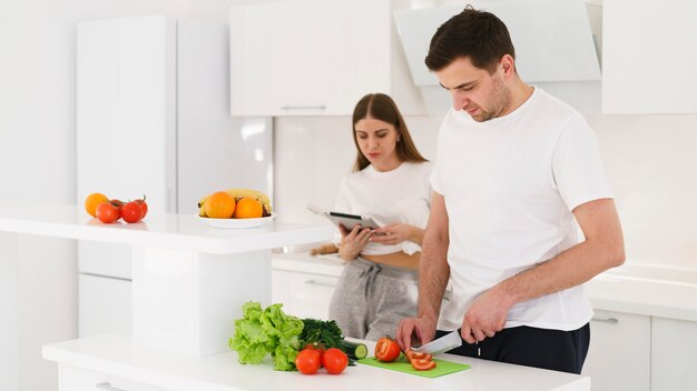 Coulpe samen koken