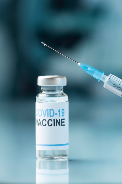 Gratis foto covid stilleven met vaccin