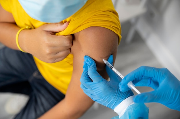 Gratis foto covid-vaccin om ziekte te bestrijden