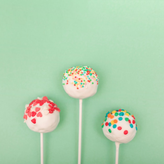 Gratis foto creatief cakepop concept