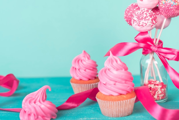 Gratis foto creatief cakepop concept