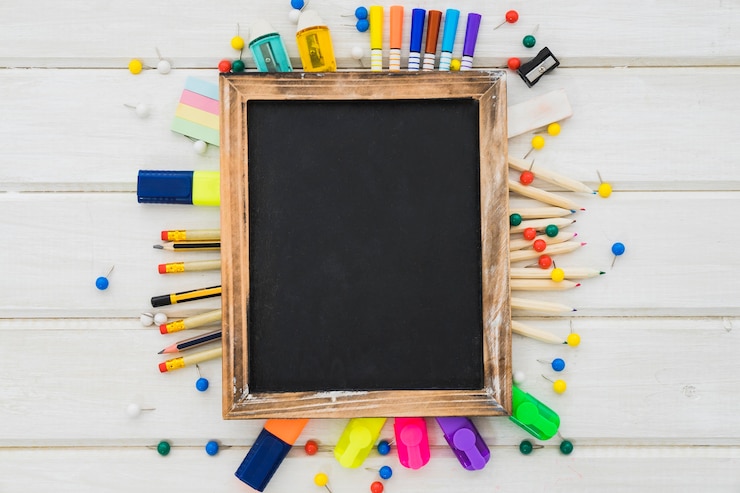 Gratis Foto creatieve schooldecoratie met leisteen
