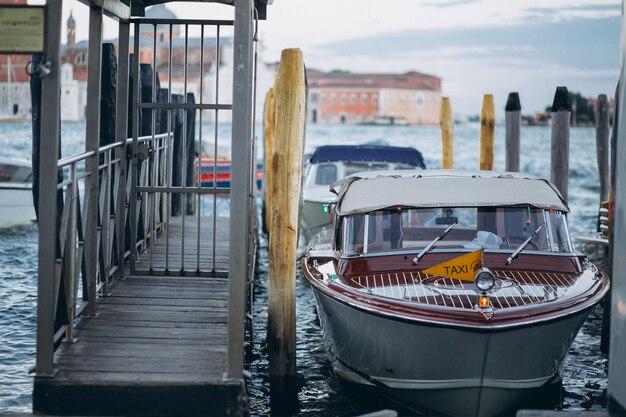 De boottaxi van Venetië