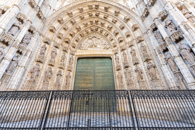Gratis Foto de deur van de kathedraal van sevilla.