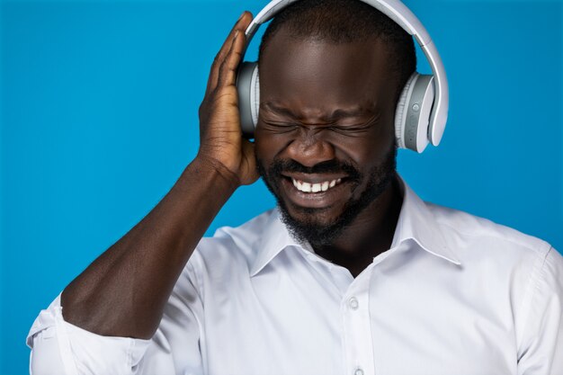 De emoties van de mens tijdens het luisteren naar muziek