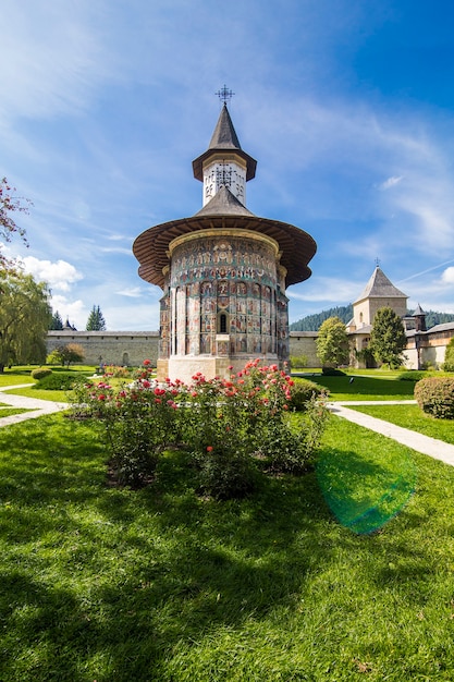 De kerk van Sucevita-Klooster in Bucovina Roemenië