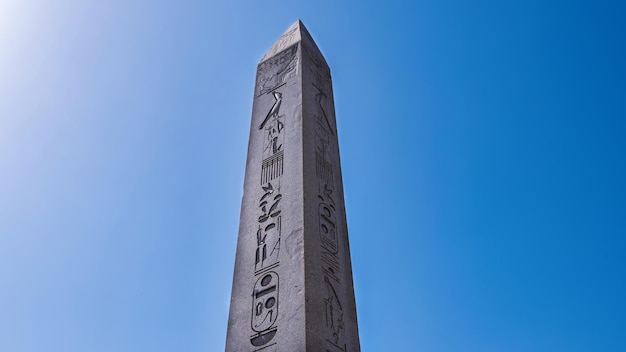 De symbolische oude sultanahmet-kolom met hiërogliefen