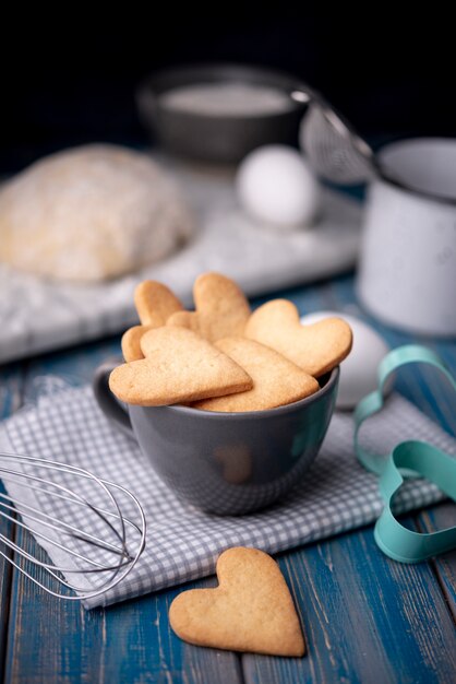 De valentijnskaartendag in kop met zwaait