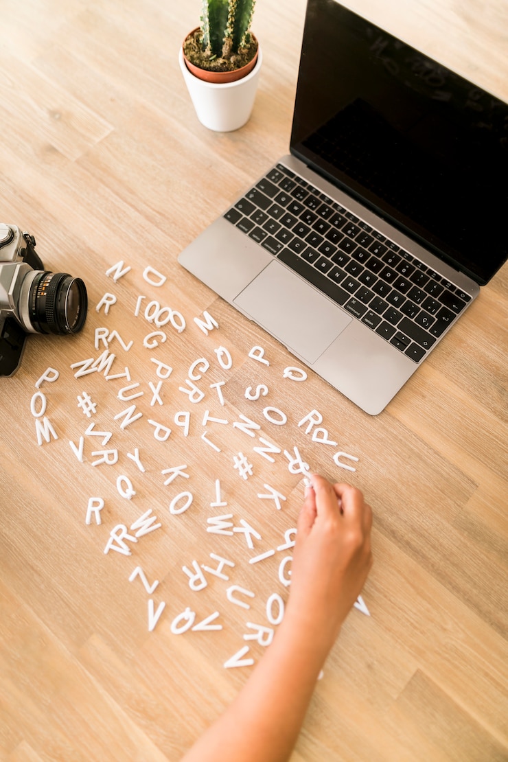 Gratis Foto desktop met laptop