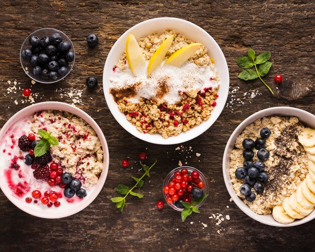 Diverse kommen natuurlijke gezonde desserts