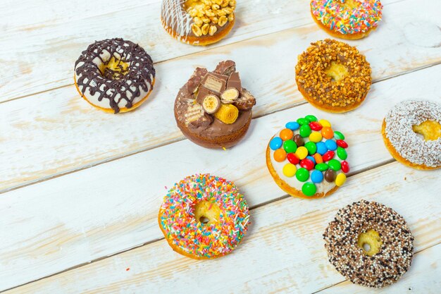 Donut zoete poedersuiker eten dessert kleurrijke snack