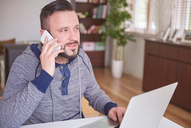 Drukke dag omdat ik zoveel telefoontjes moet plegen