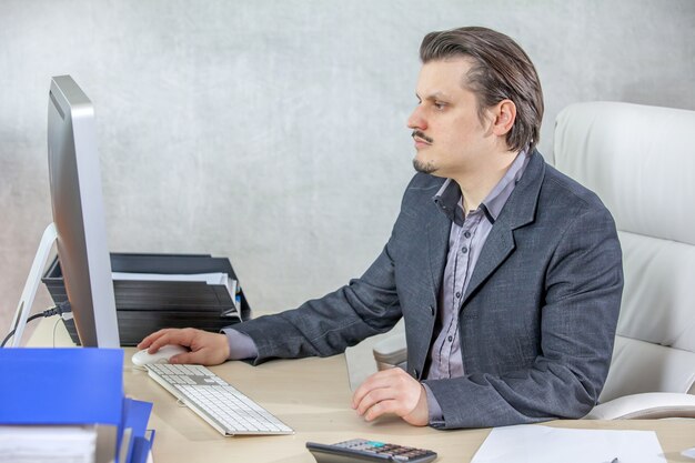 E-mail controleren op zijn computer