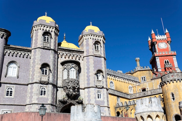 Gratis foto een deel van het kasteel van pena in sintra, lissabon