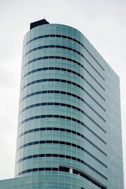 Een modern gebouw in Boekarest, Roemenië