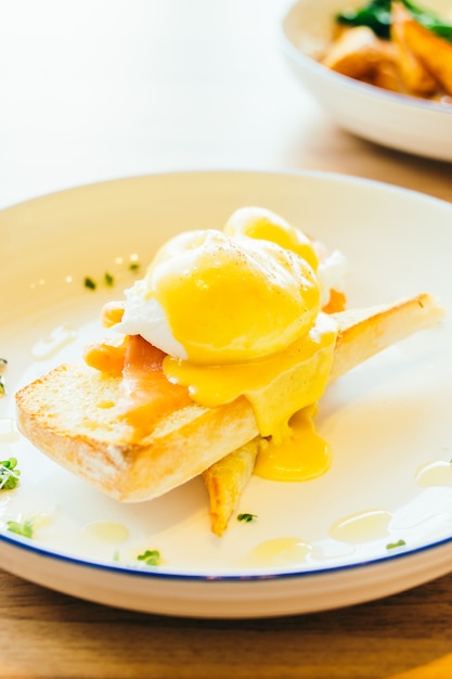 Eieren benedict met zalm