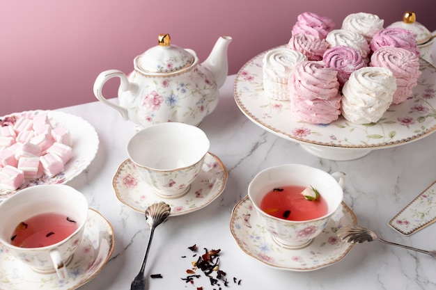 Elegant assortiment voor theepartijen.