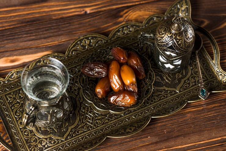Gratis Foto elegante arabische voedselsamenstelling voor ramadan