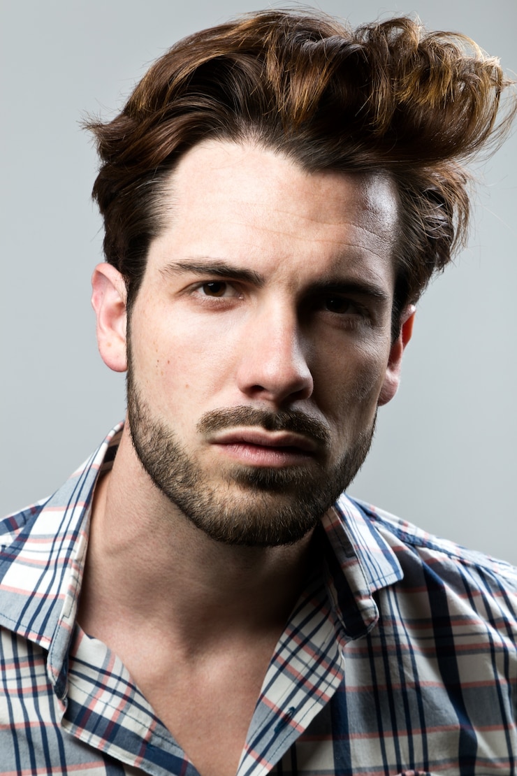 Gratis Foto elegante jonge knappe man.