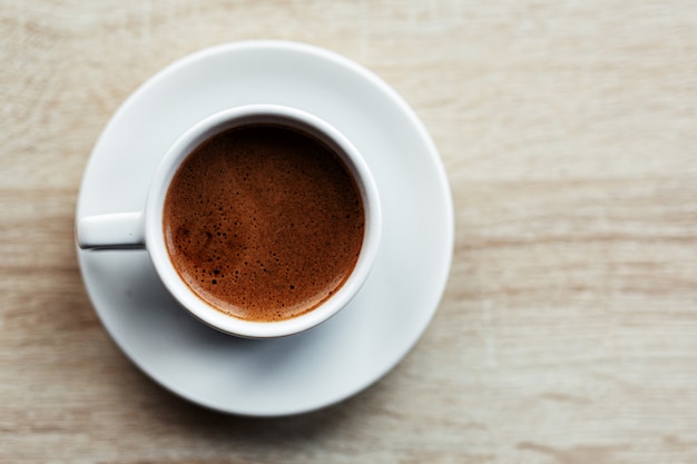 Espresso koffie geserveerd in cup