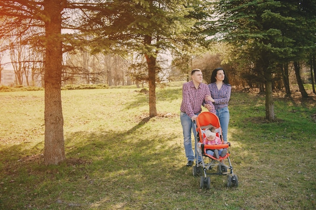 Familie in een hout