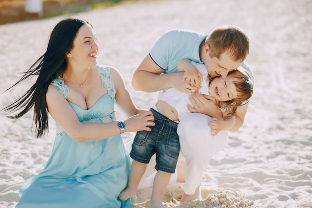 familie op een strand