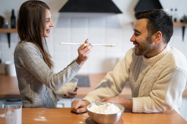 Familie tijd samen doorbrengen en koken