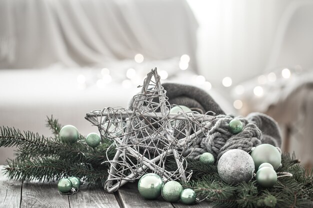 Feestelijke nieuwjaarsmuur in huiselijke sfeer.