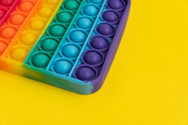 Fidget pop it toy regenboogkleur - antistress, leuk en leerzaam