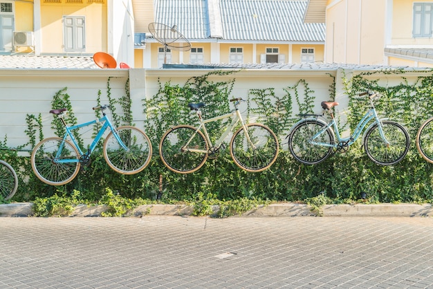 Gratis foto fiets decoratie op de muur