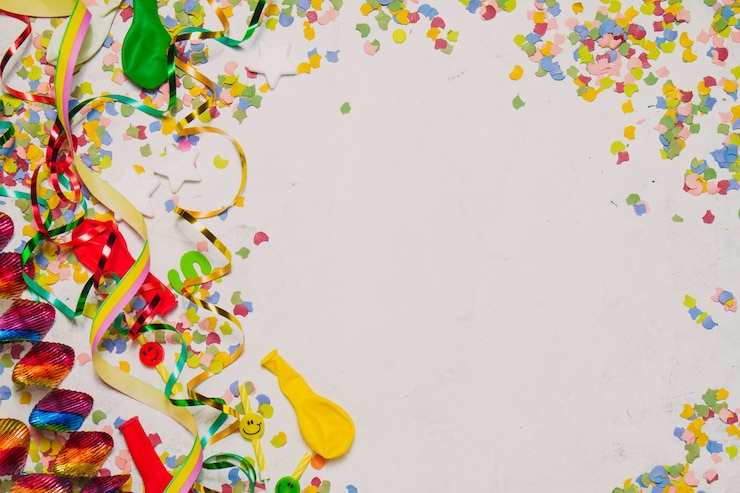 Gratis Foto fondo blanco con decoración de fiesta y una estrella roja