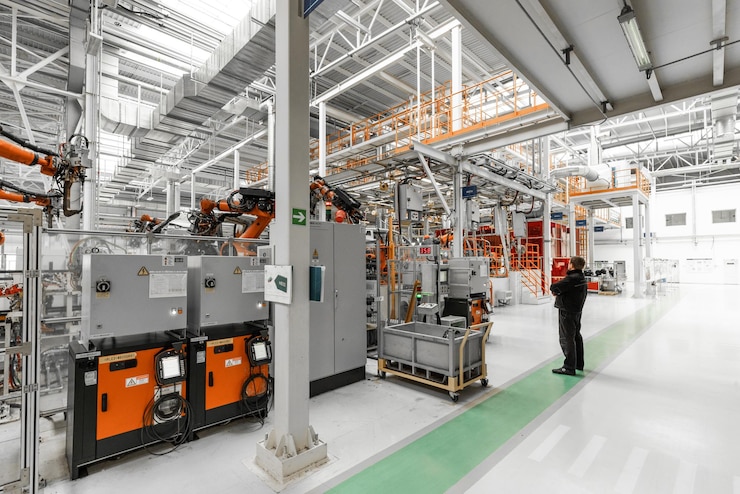 Gratis Foto foto van auto-productielijn lassen carrosserie moderne auto-assemblagefabriek auto-industrie interieur van een hightech fabriek moderne productie