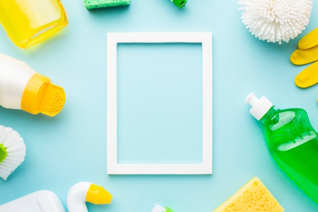 Framemodel met reinigingsproducten