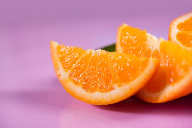fris oranje met sinaasappelschijfje