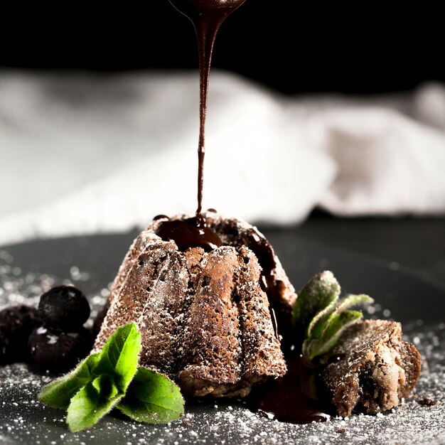 Frontbeeld van een heerlijke chocoladekoek