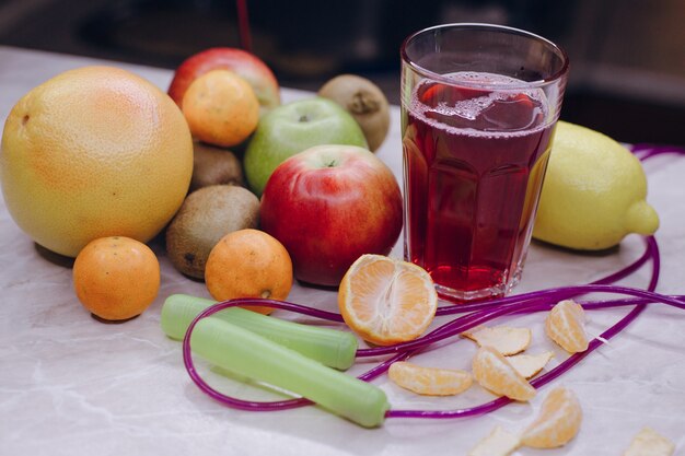 Gratis foto fruit op een tafel