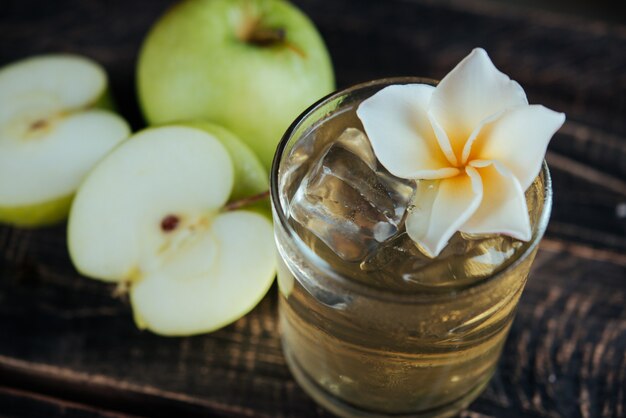 Fruit slice op houten tafel