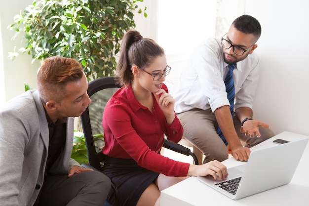 Geavanceerde collega&#39;s die strategie uitwerken