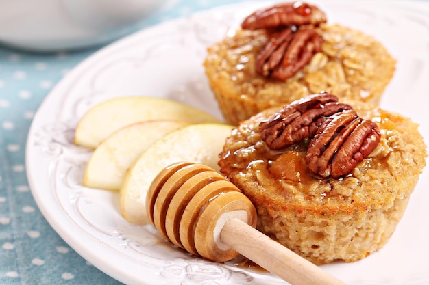 Gebakken havermout met pecannoten en appels