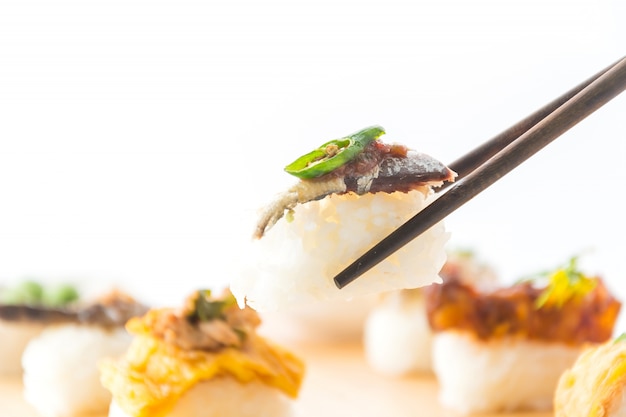 Gebakken Makreel Met Garnalenpasta Saus Sushi