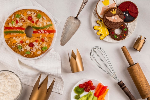 Gebruiksvoorwerpen en dessert gelukkige openbaring