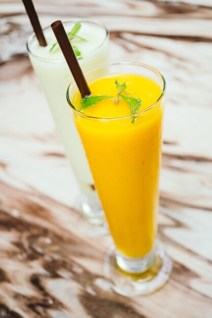 Gegoten Mango Smoothie Glas