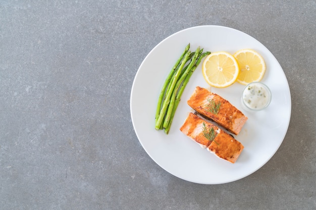 gegrilde zalm steak