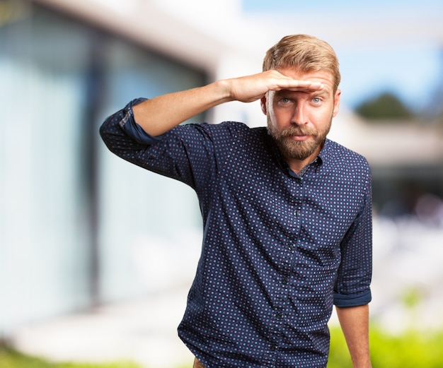 Gratis foto gek zakenman bezorgde uitdrukking