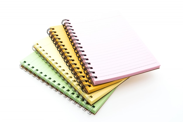 Gratis foto gekleurde notebooks